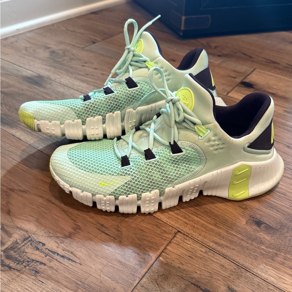 Nike Metcon Mint Green Athletic Shoes, gently used.